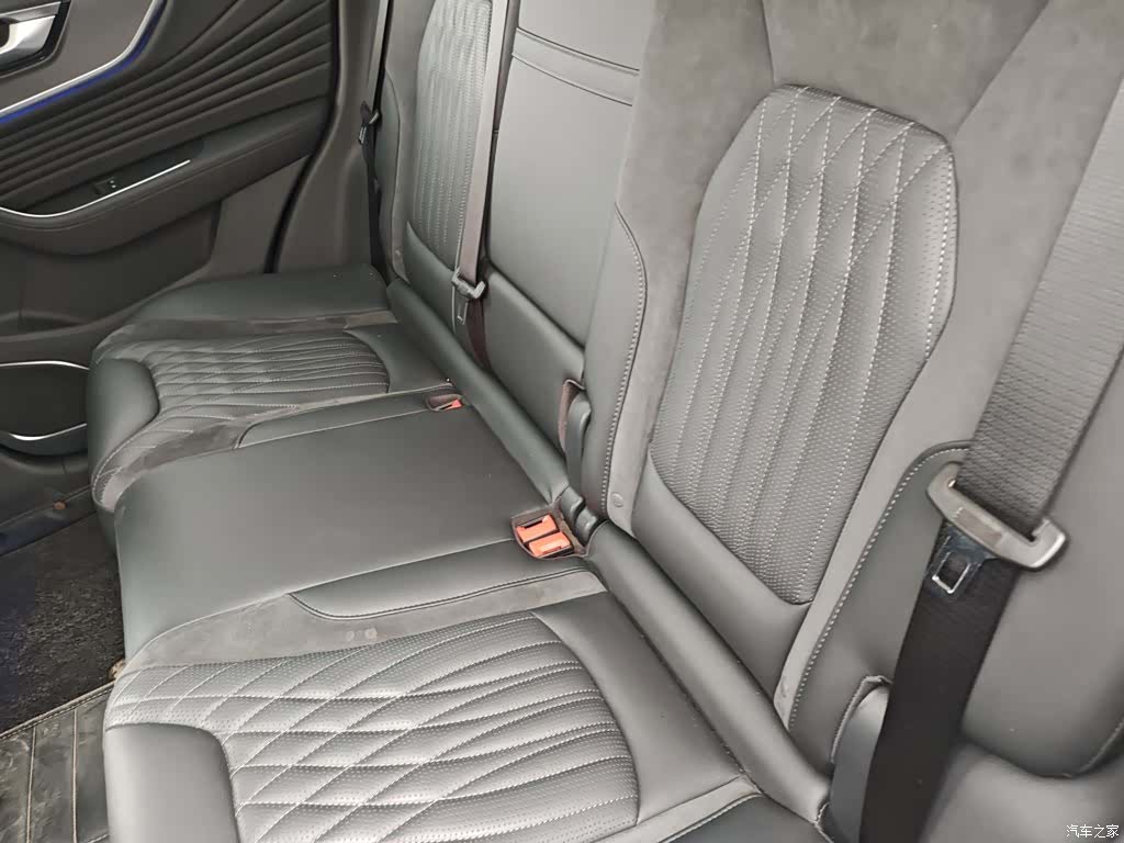 Hongqi HS5, 2023 13