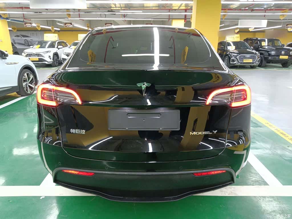 Tesla Model Y, 2024 6