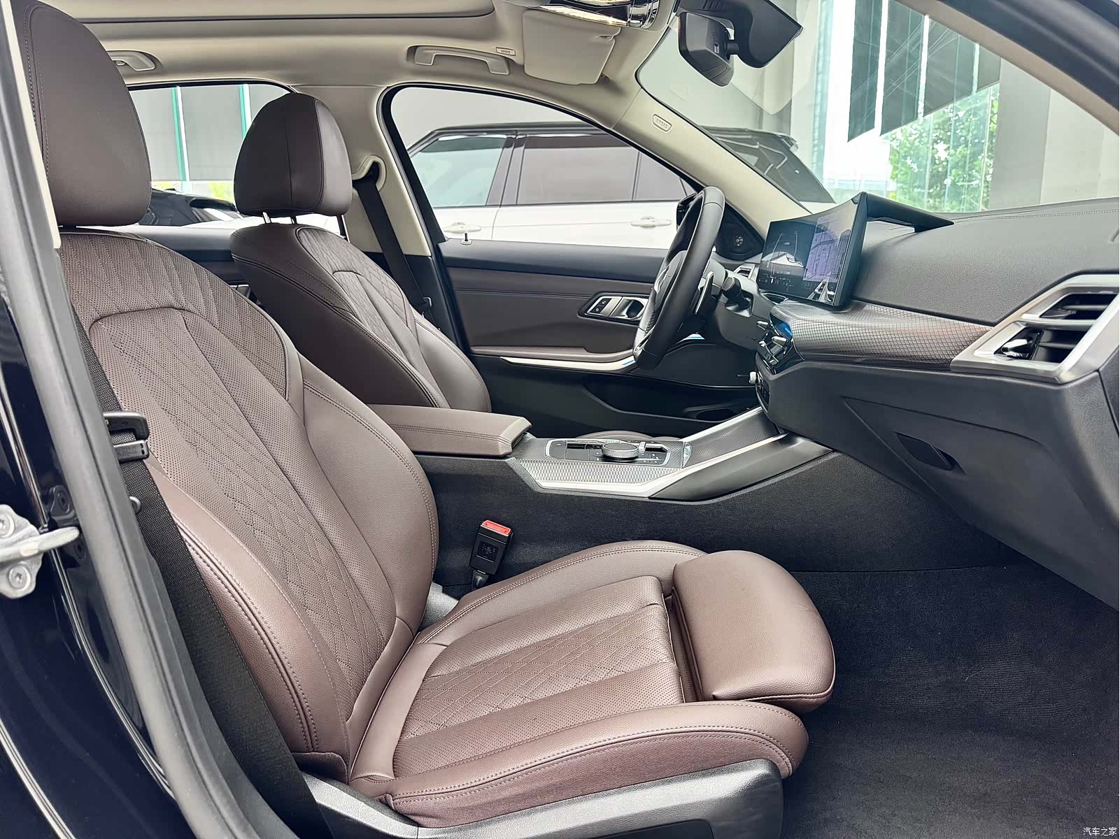 BMW 3 Series, 2025 14