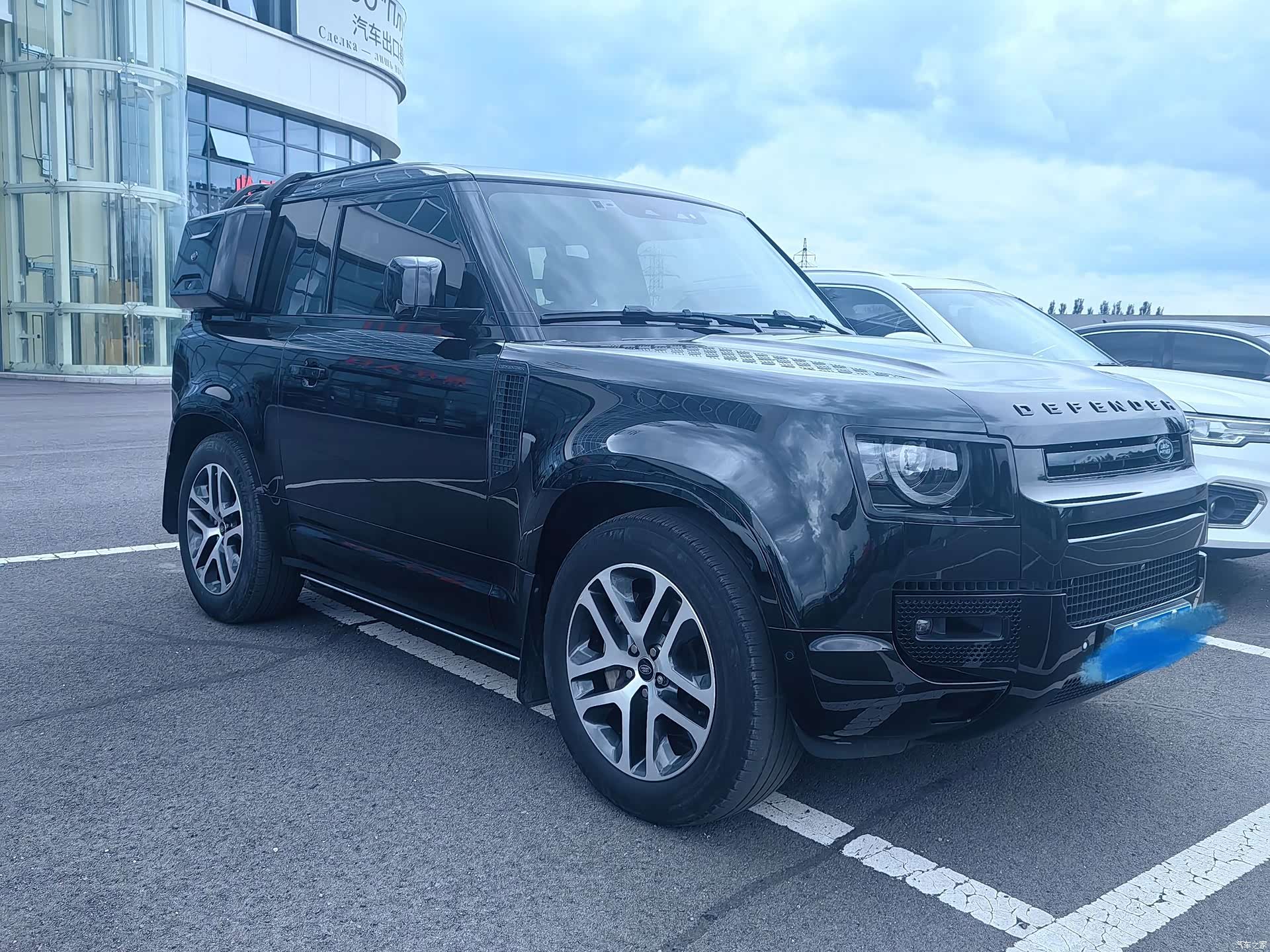 Land Rover Defender, 2023 3