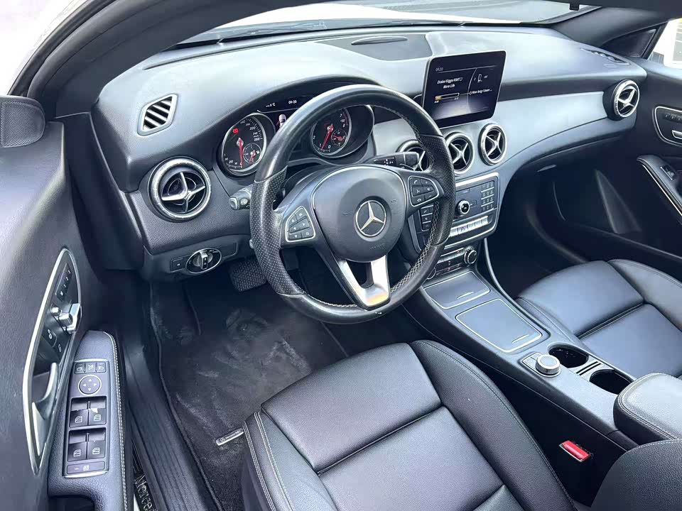 Mercedes-Benz CLA