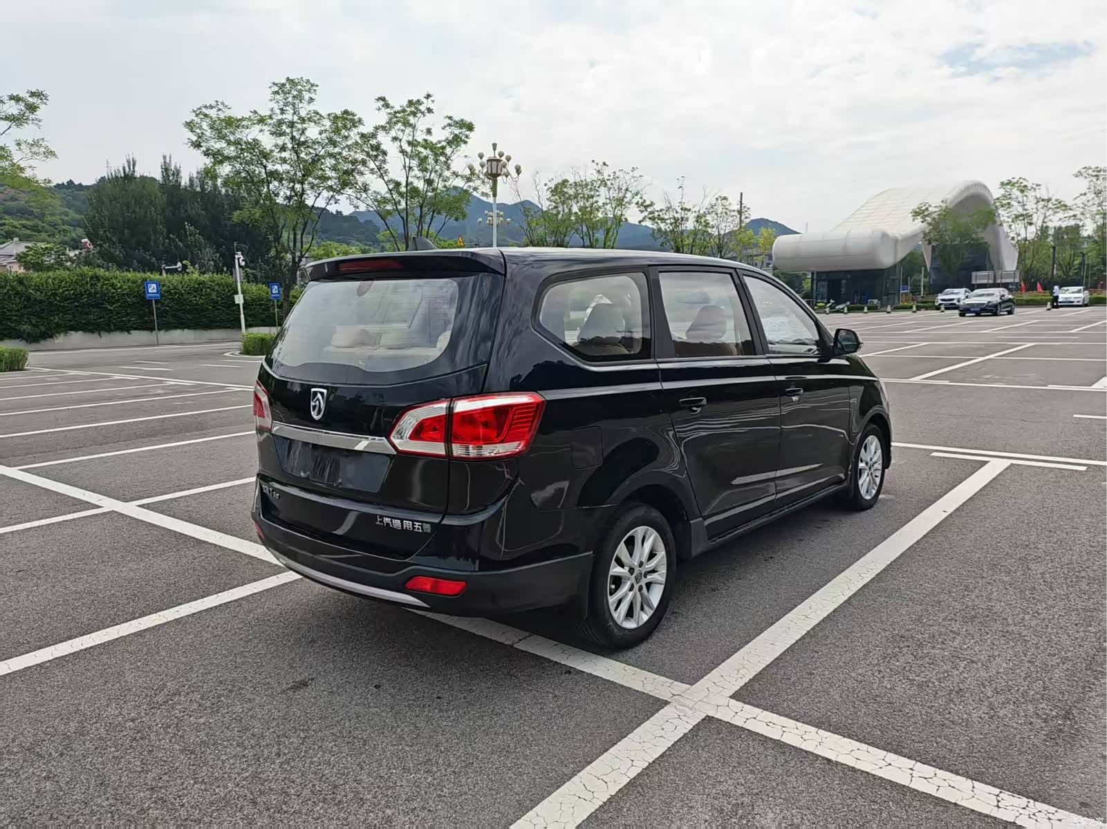 Wuling 730, 2015 9