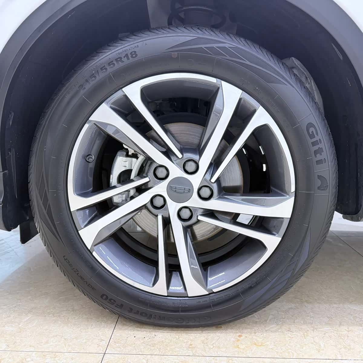 Geely Coolray, 2021 23