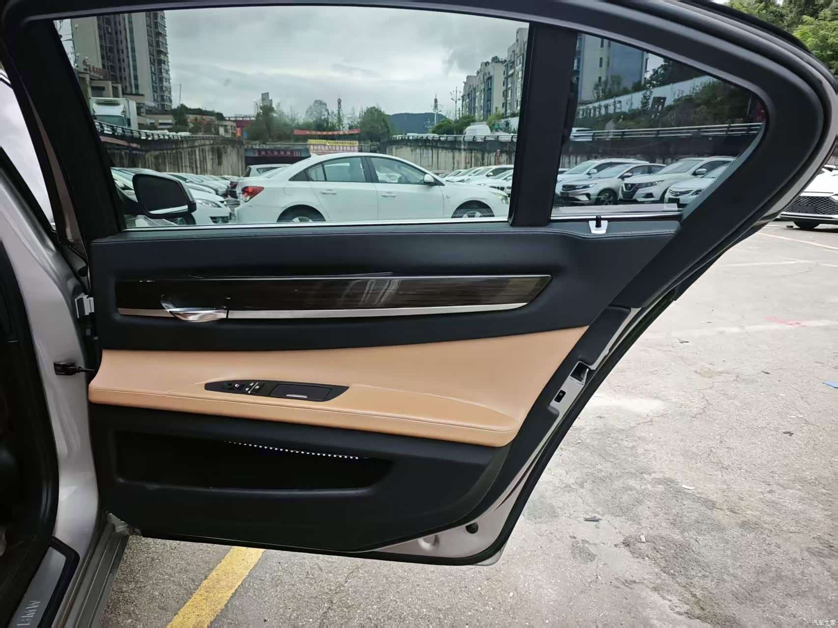 BMW 7 Series, 2013 11