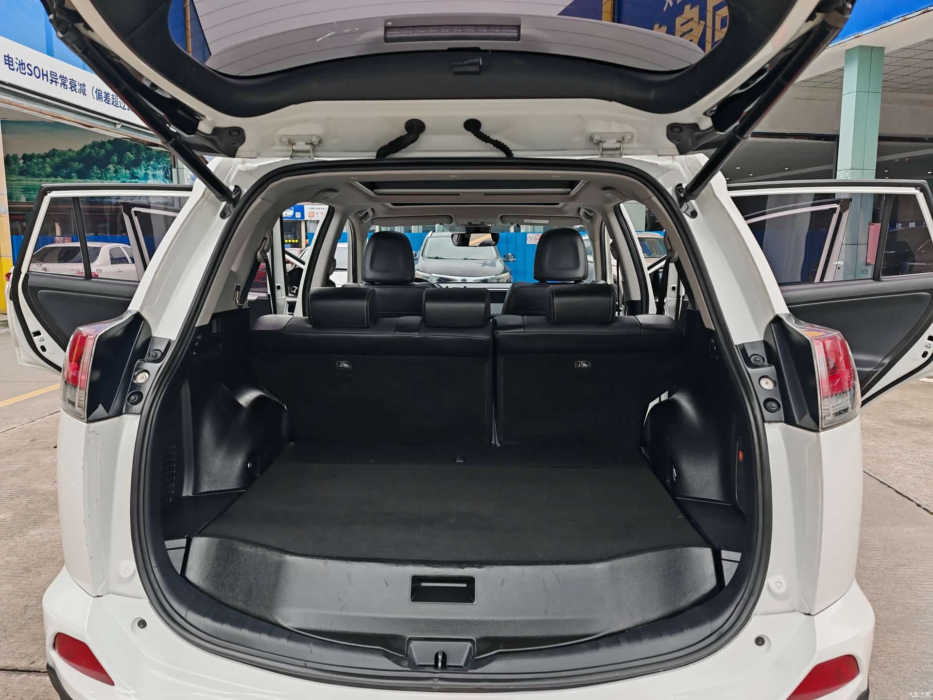 Toyota RAV4, 2016 13