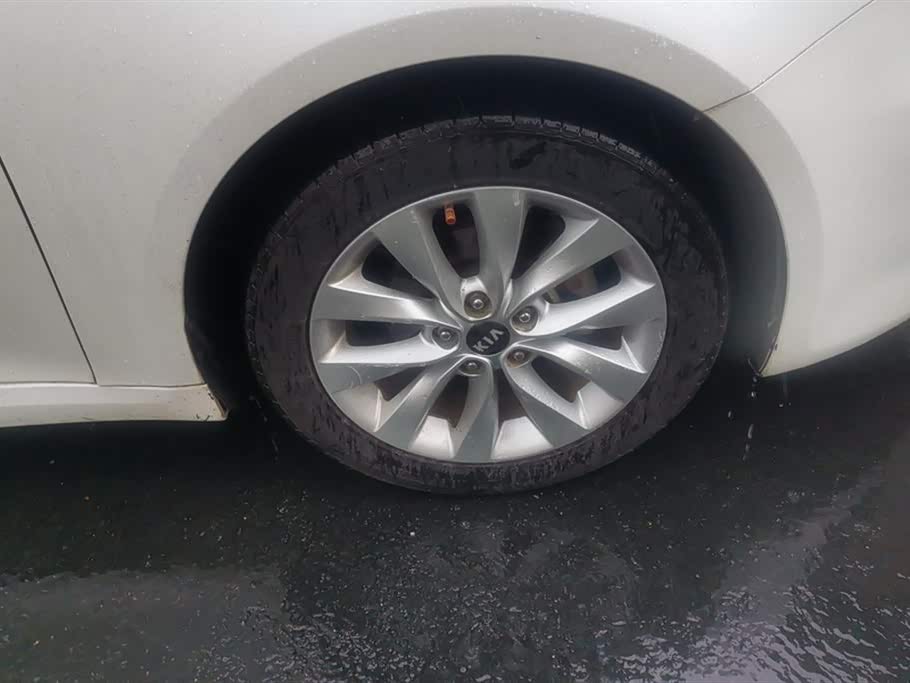 Kia K5 Kia K5