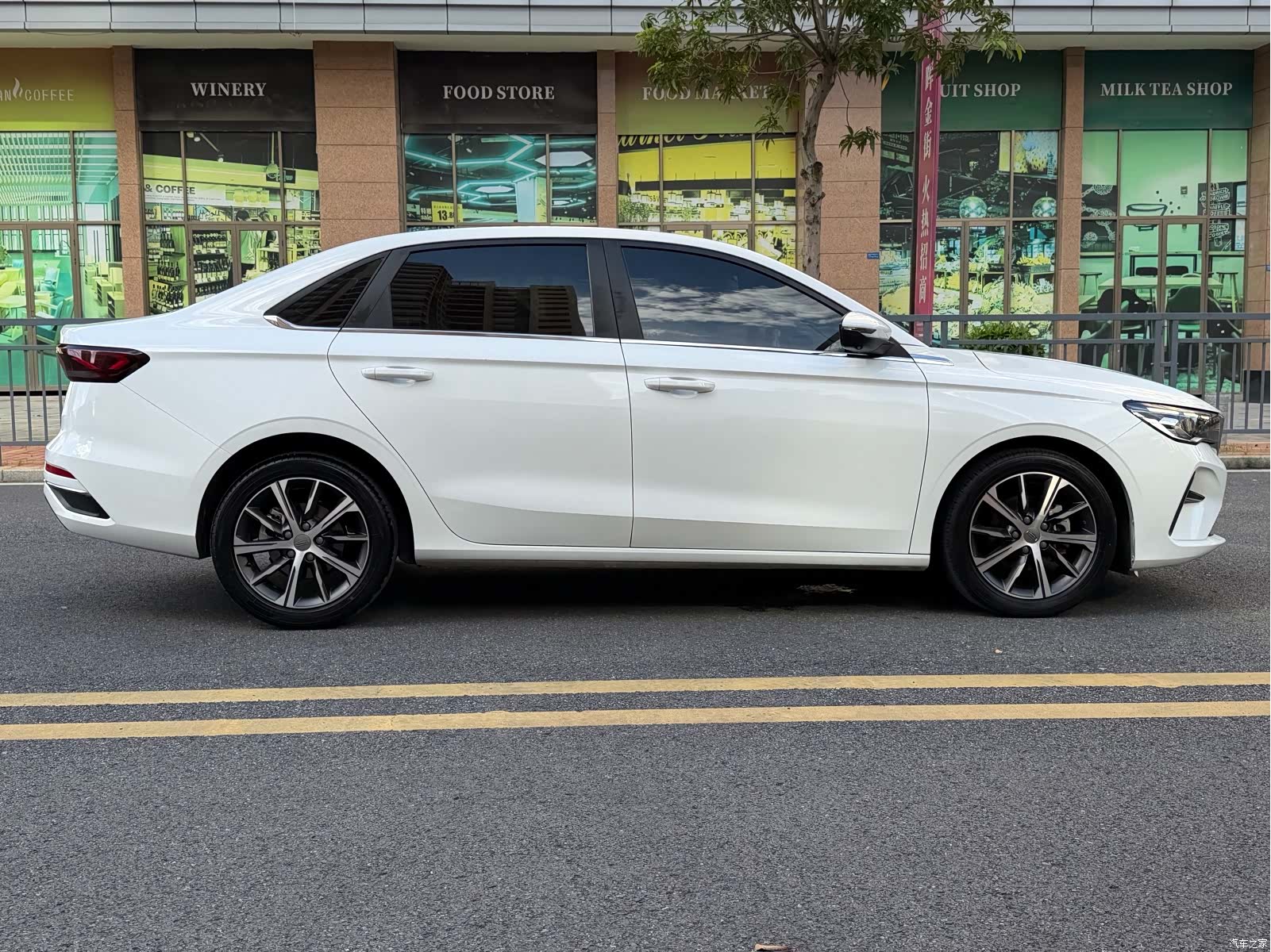 Geely Emgrand, 2022 11