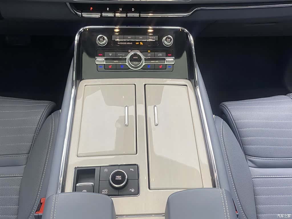 Lincoln Navigator, 2023 22