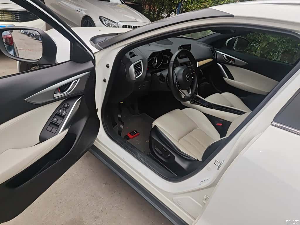 Mazda CX-4, 2016 12