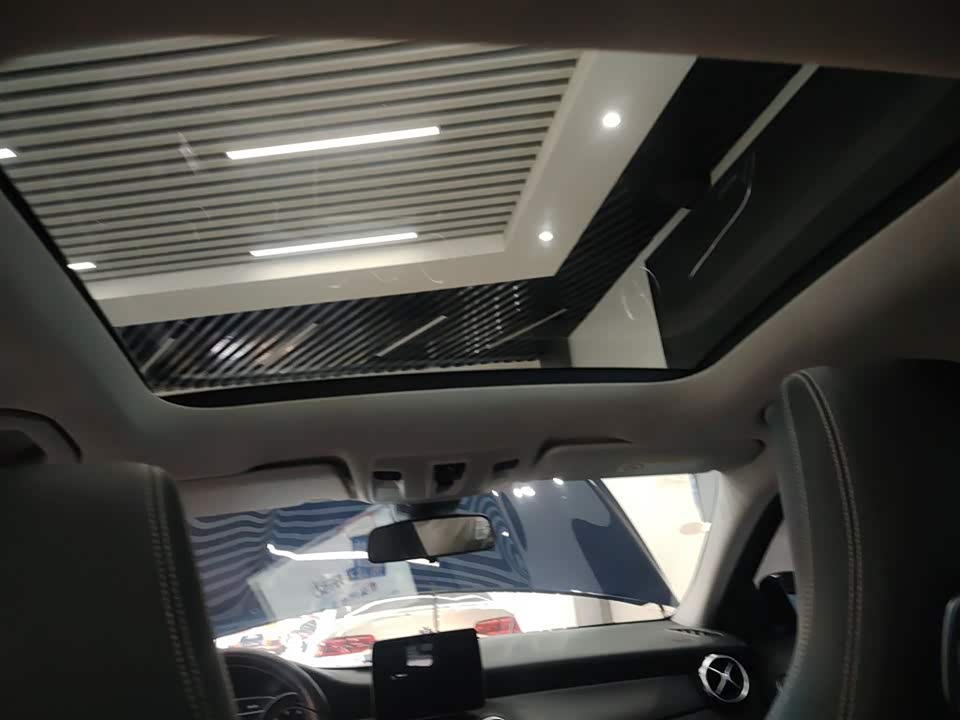 Mercedes-Benz GLA Mercedes-Benz GLA