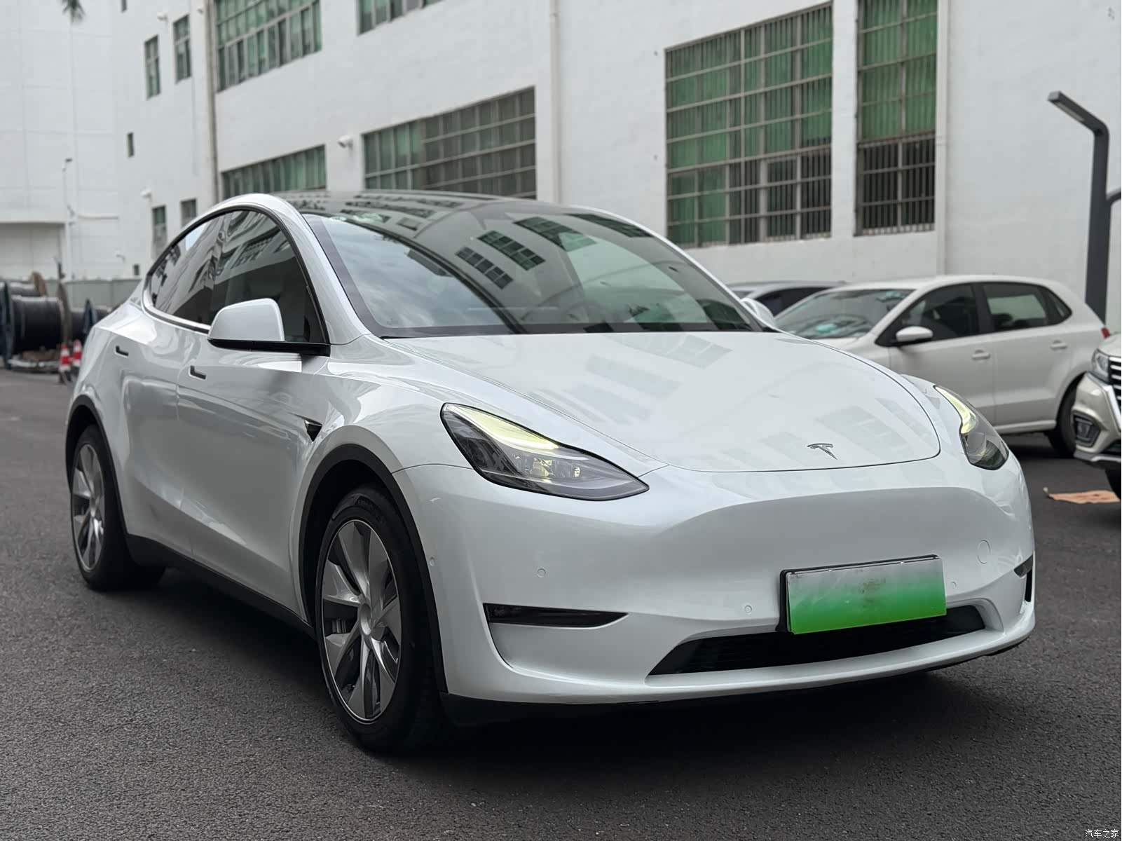 Tesla Model Y, 2021 3