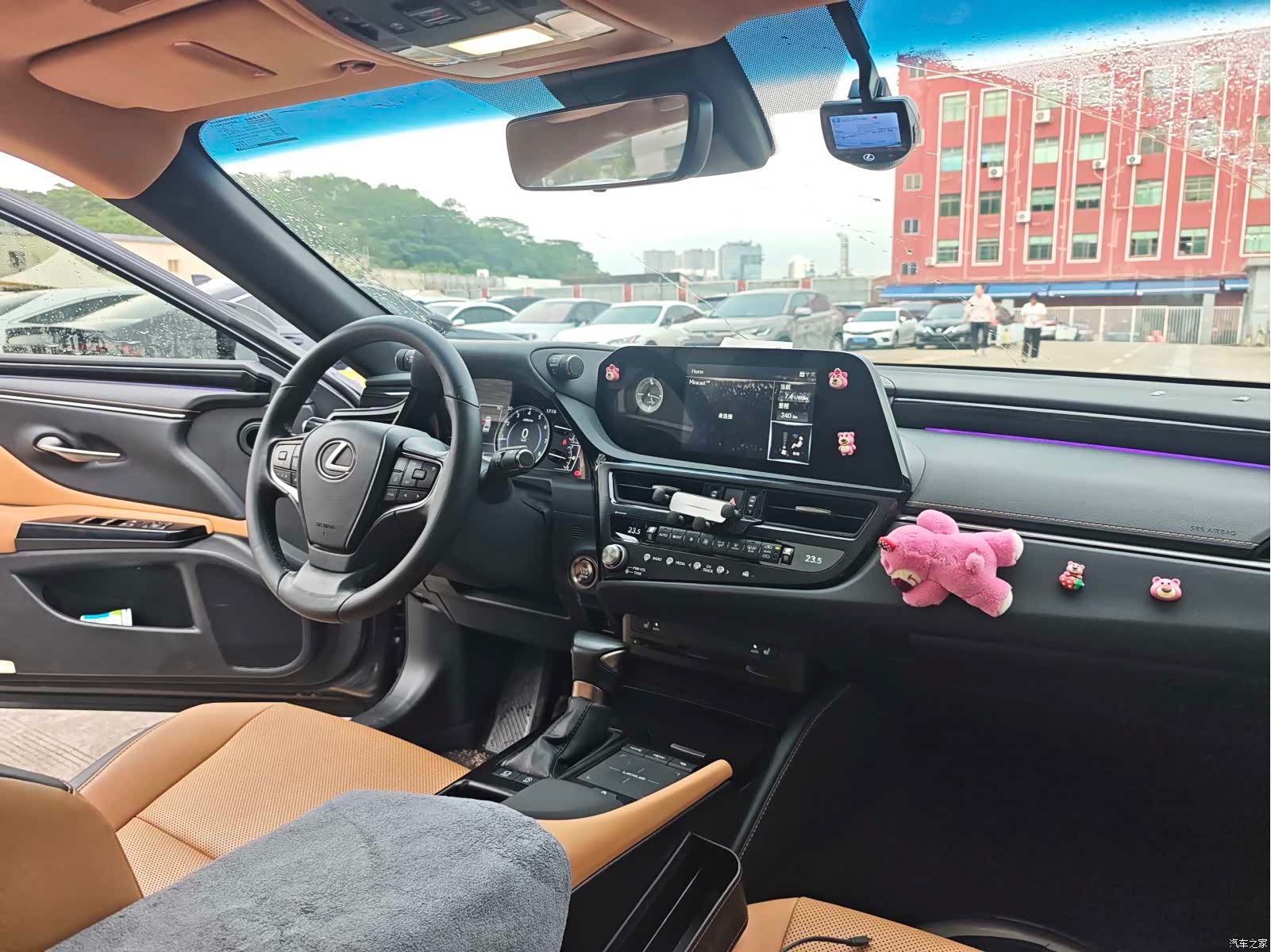 Lexus ES, 2022 13