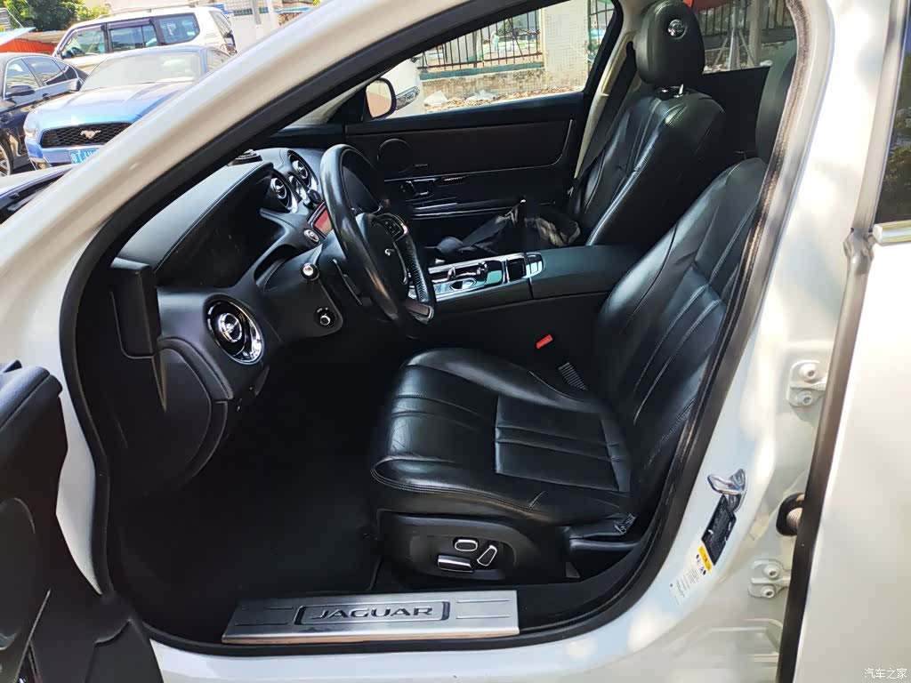Jaguar XJ, 2016 15