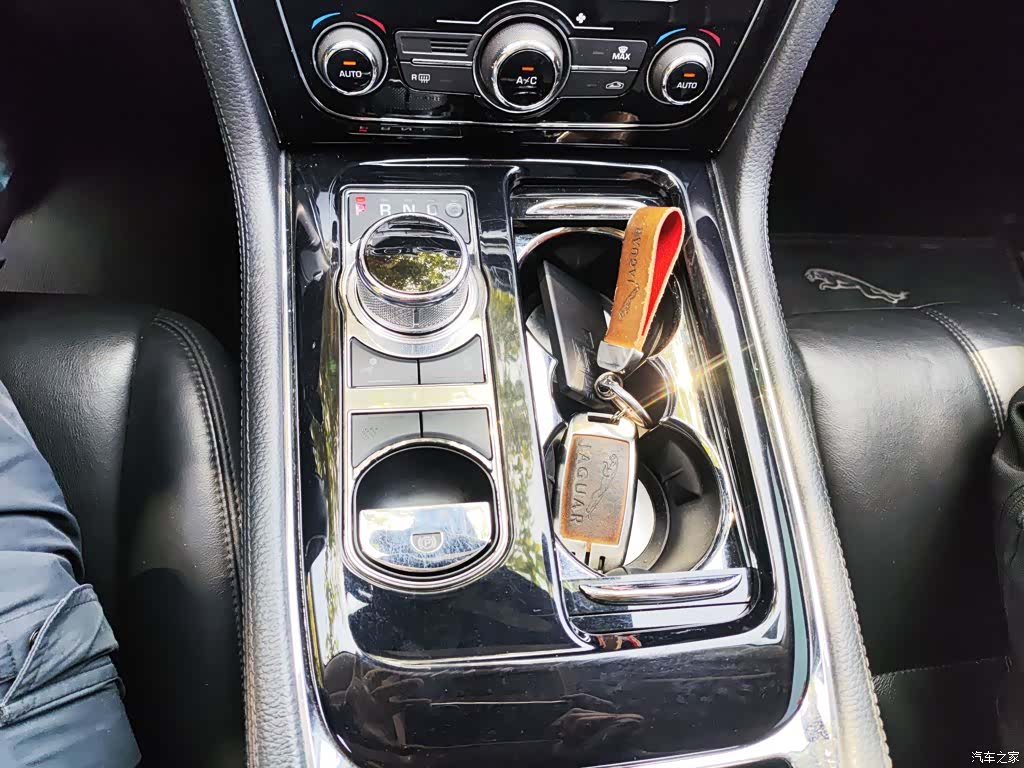 Jaguar XJ, 2016 14