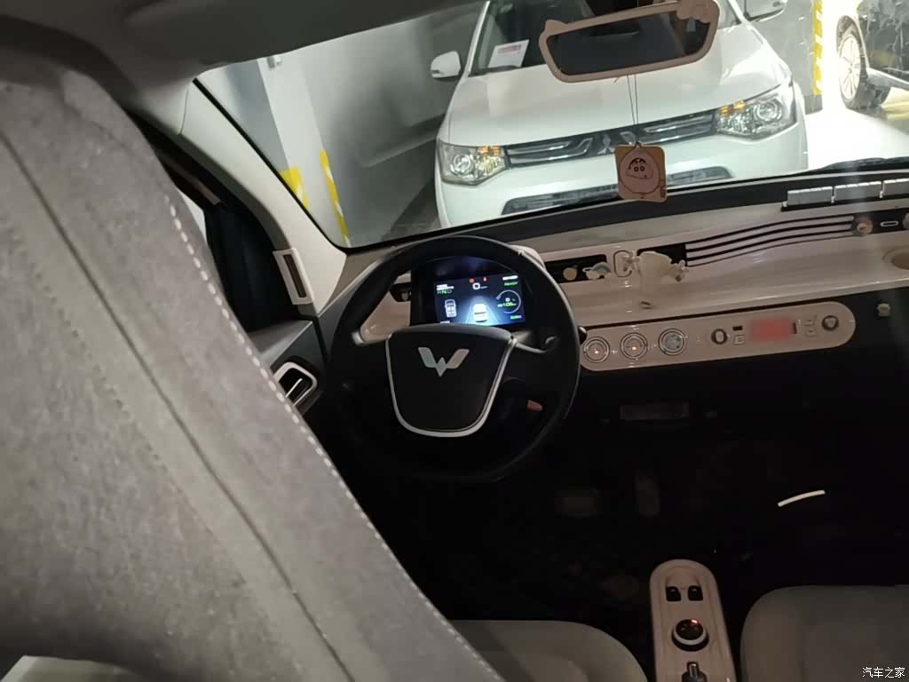 Wuling MINIEV, 2021 11