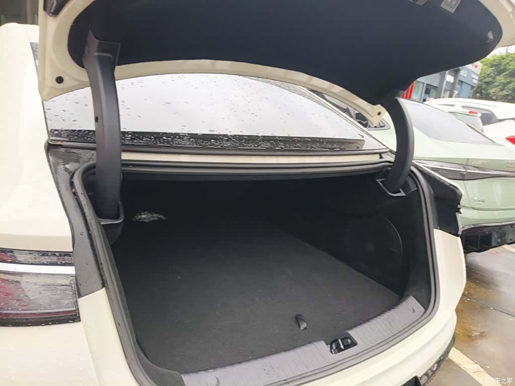 BYD Seal, 2025 19