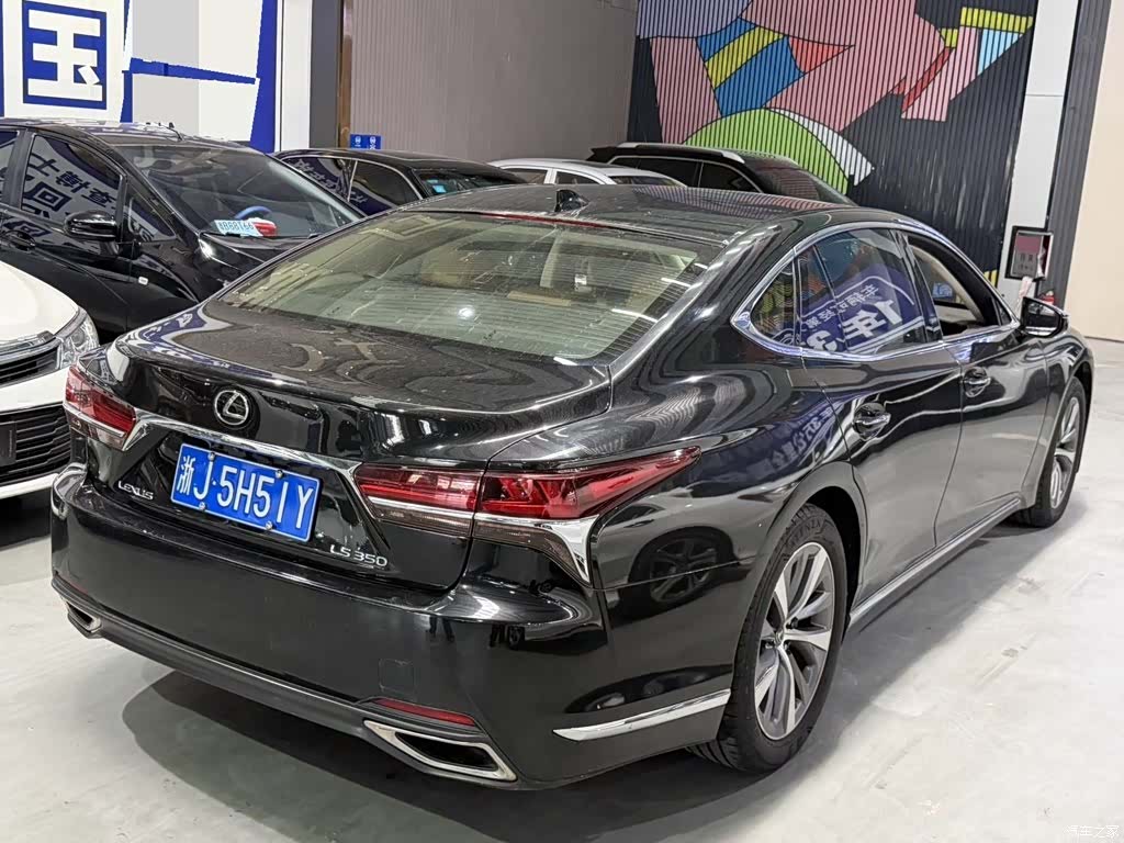 Lexus LS, 2018 4