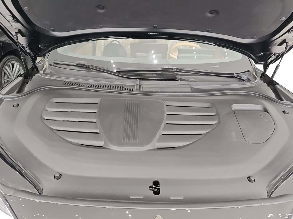 Luxeed R7, 2026 16