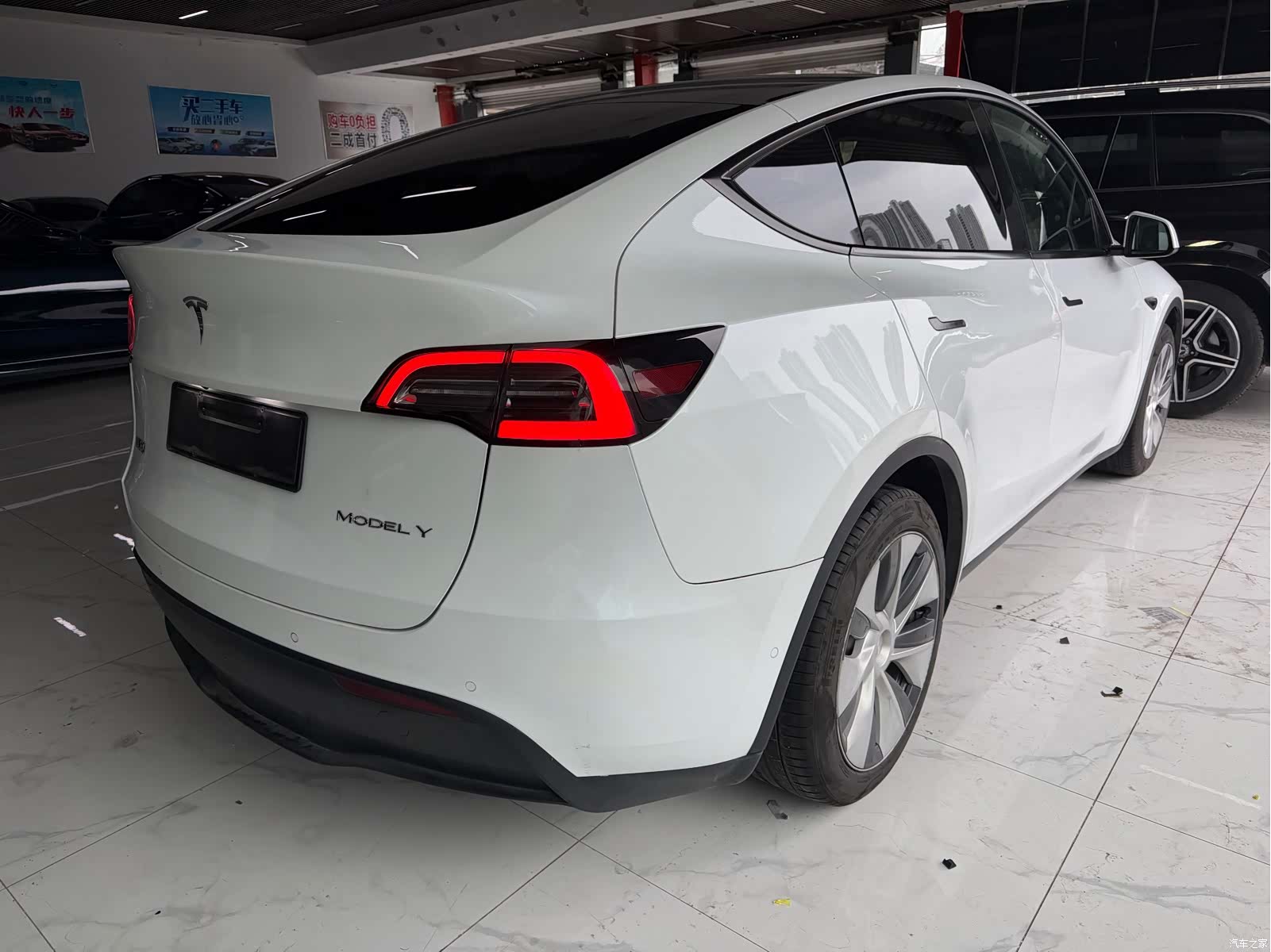 Tesla Model Y, 2023 9