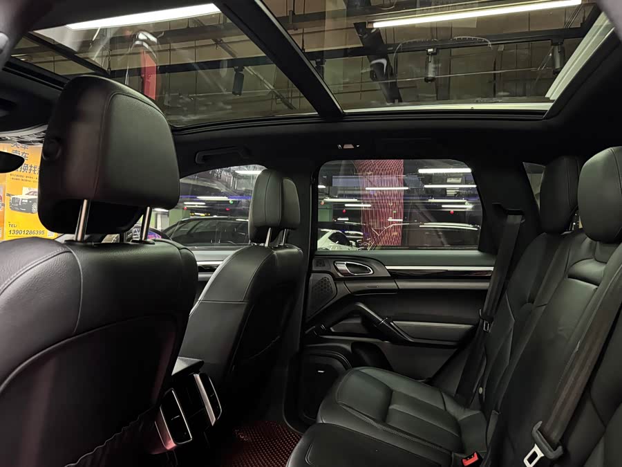 Porsche Cayenne 2015, фото 29