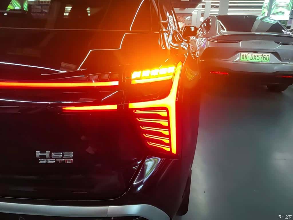 Hongqi HS3, 2025 8