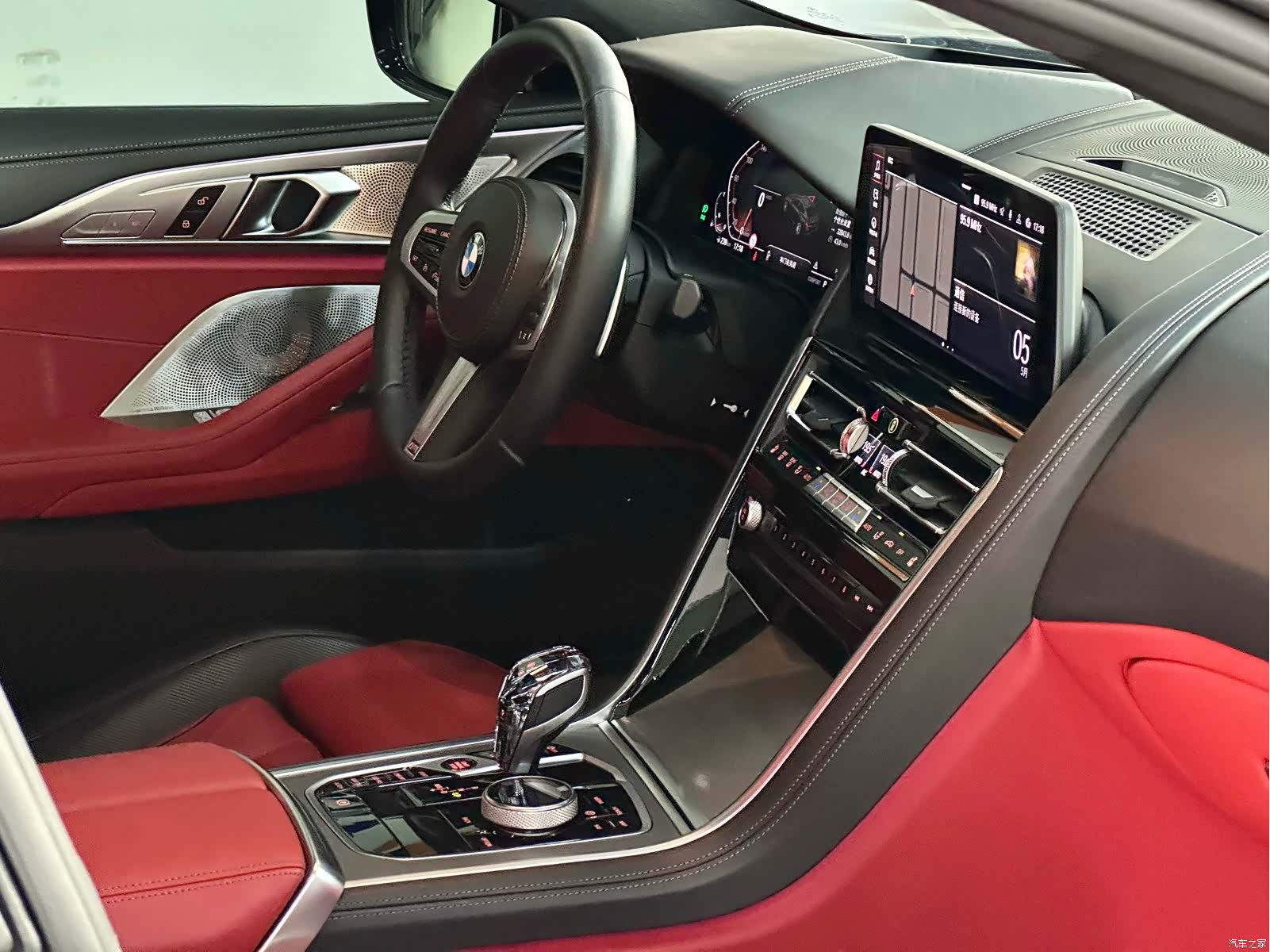 BMW 8 Series, 2023 27