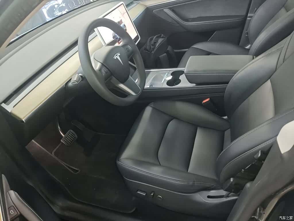 Tesla Model Y, 2023 11