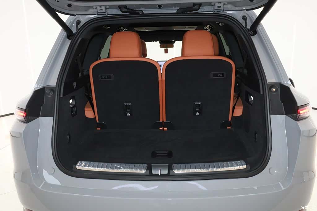 Li Auto L9, 2025 13