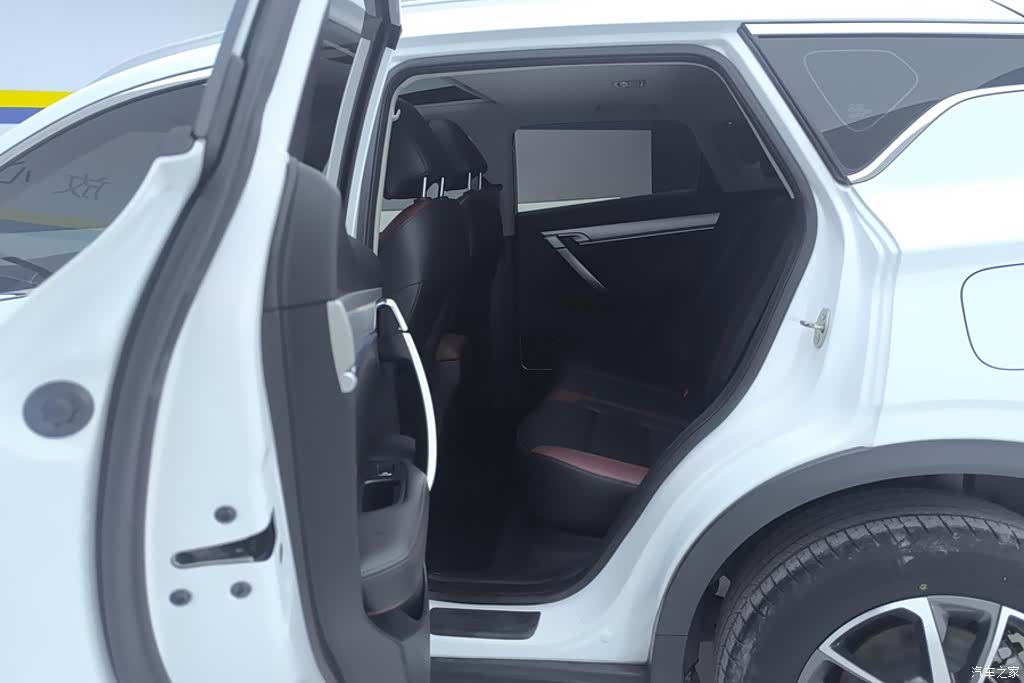 Geely Coolray, 2021 11