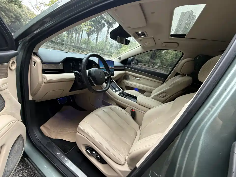 AITO Ask the world M7