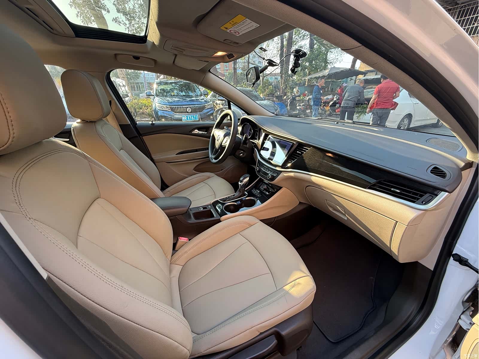 Buick Verano, 2017 9