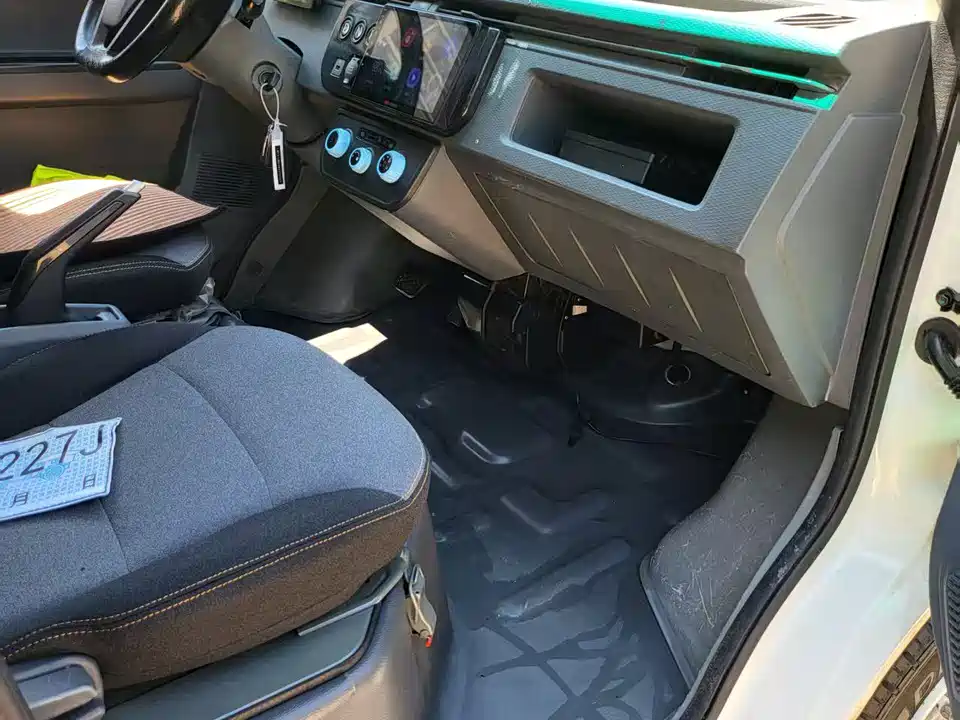 Yuanzheng Star Enjoy E6