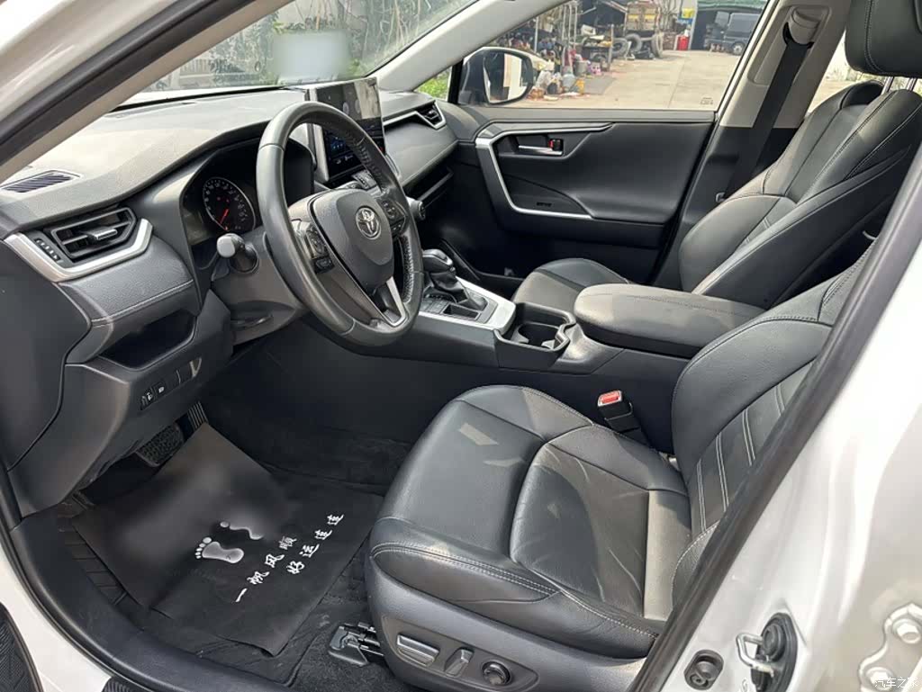 Toyota Wildlander, 2022 14