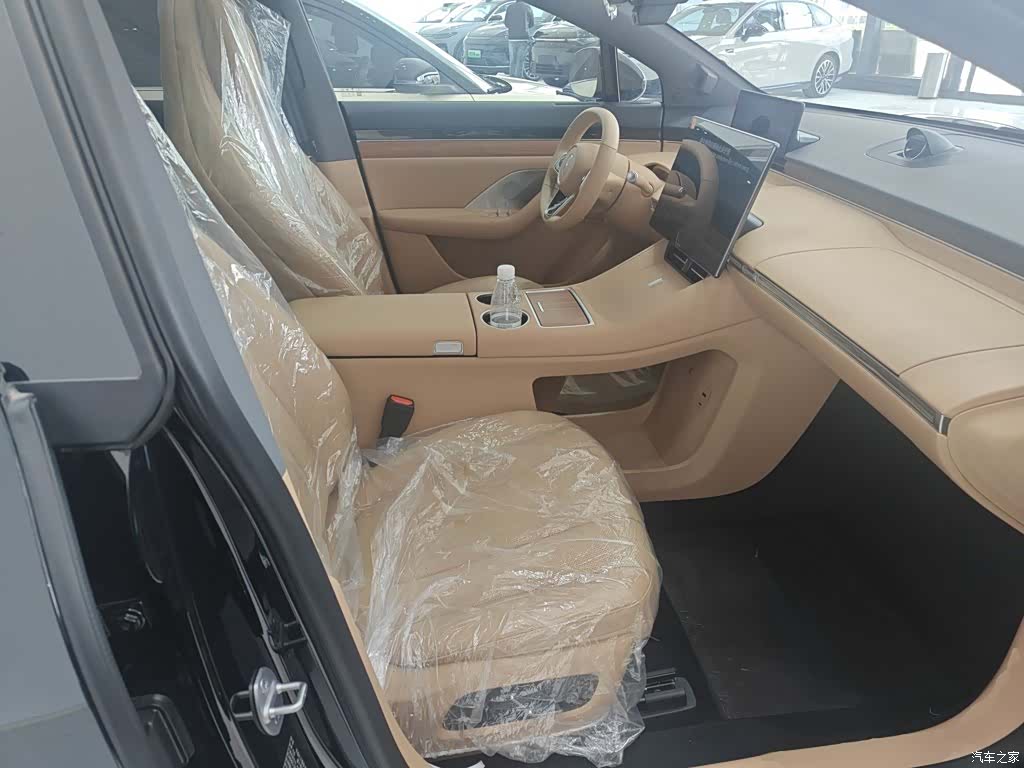 Luxeed R7, 2026 20