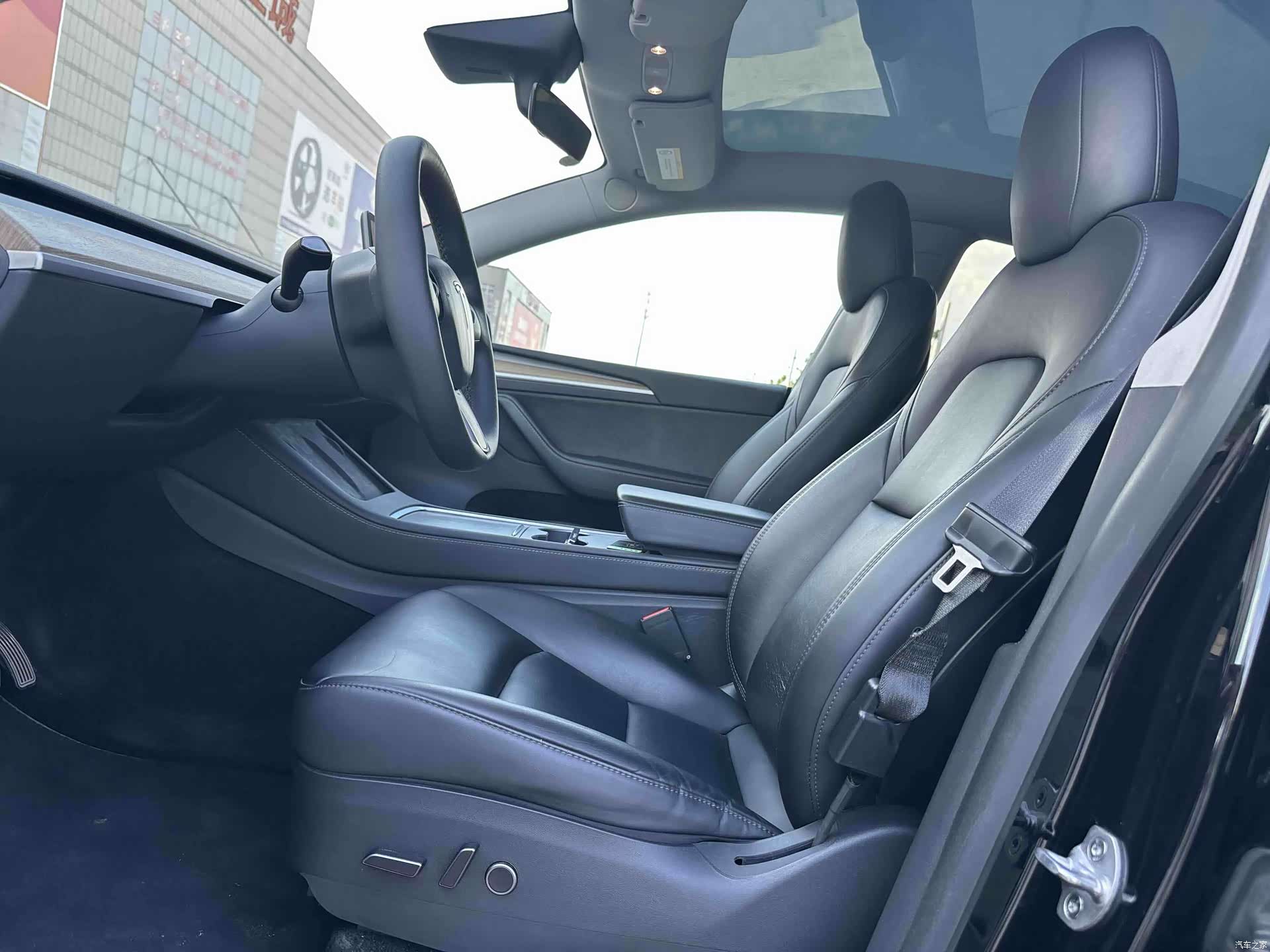 Tesla Model Y, 2022 4