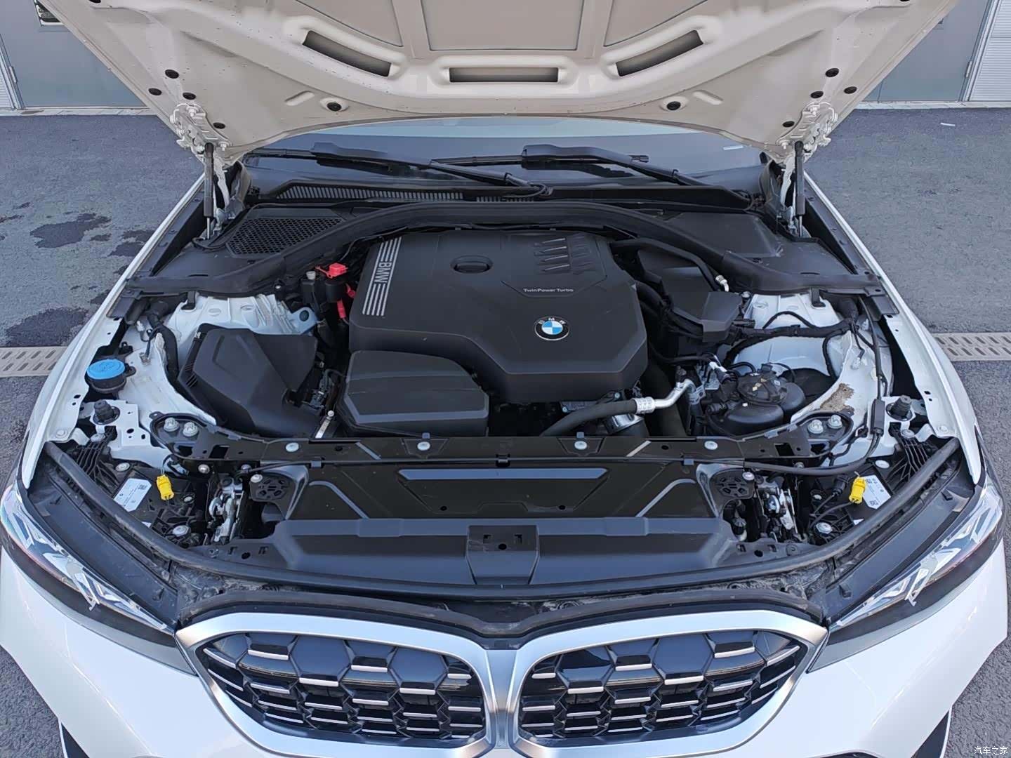 BMW 3 Series, 2025 12