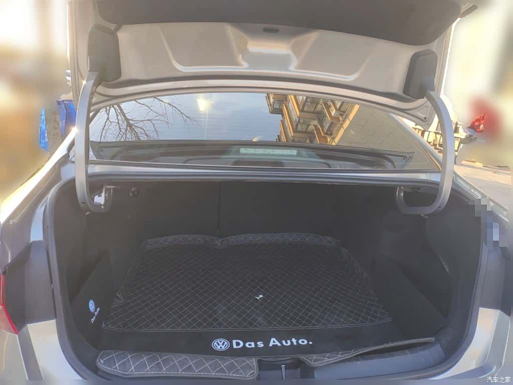 Volkswagen Sagitar, 2022 10