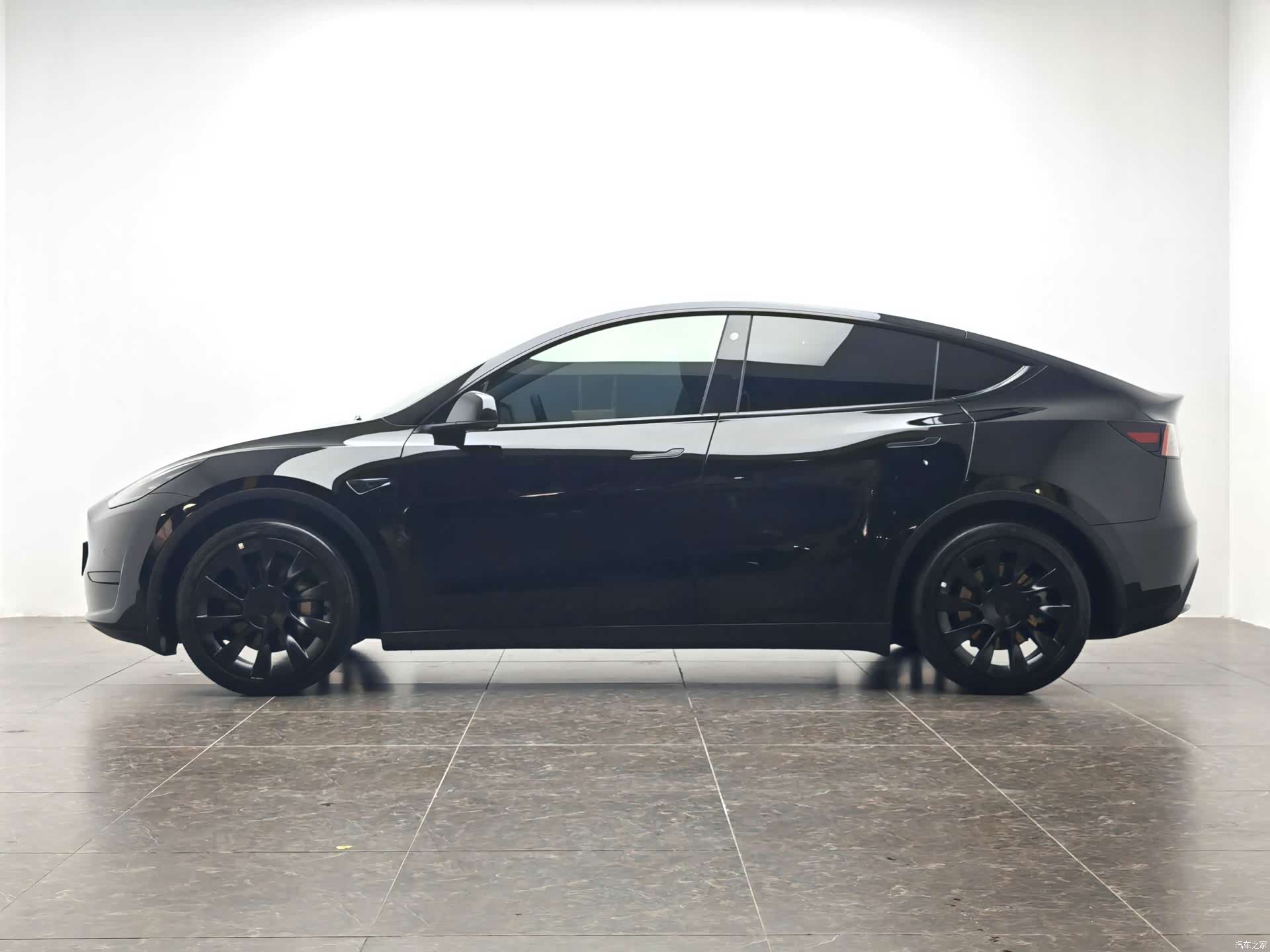 Tesla Model Y, 2023 7
