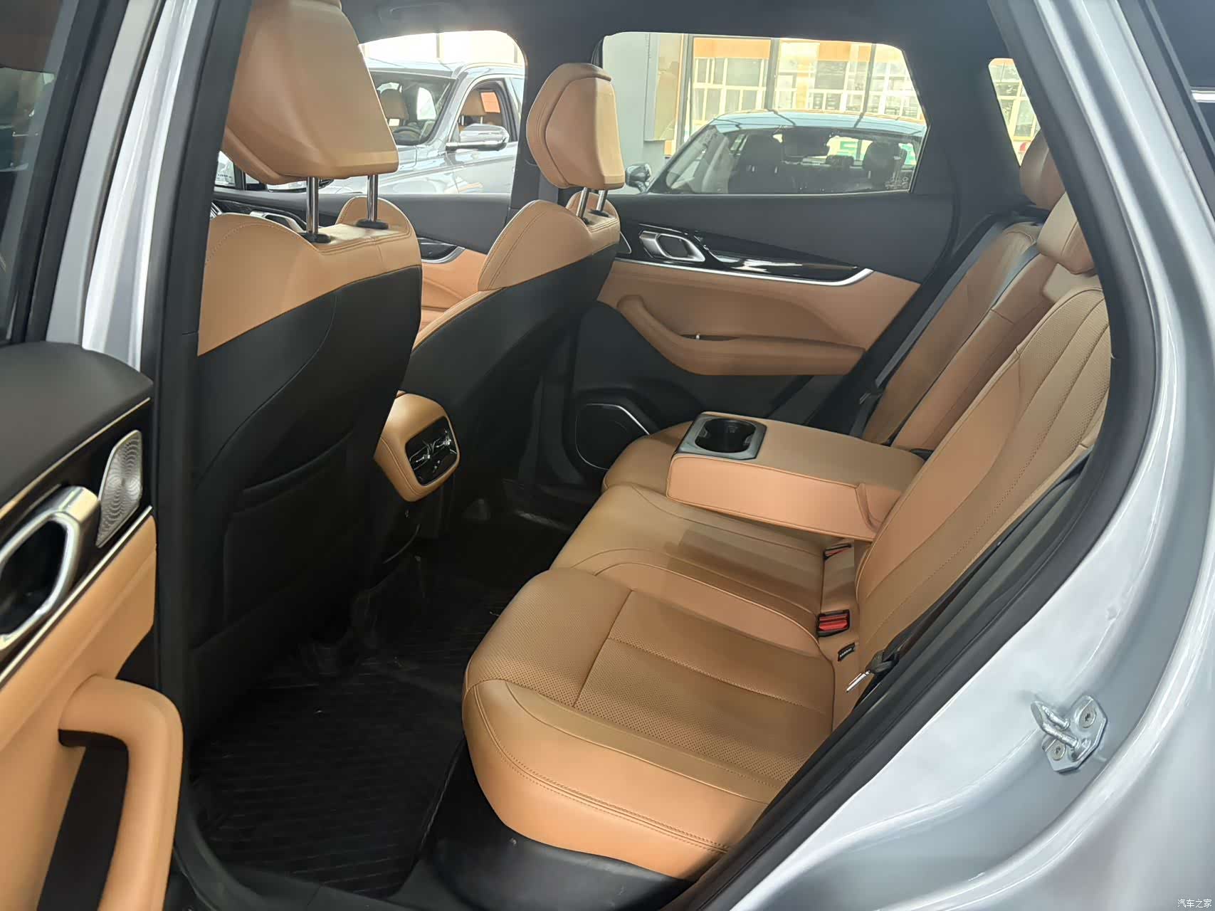 Geely Boyue, 2025 все фото