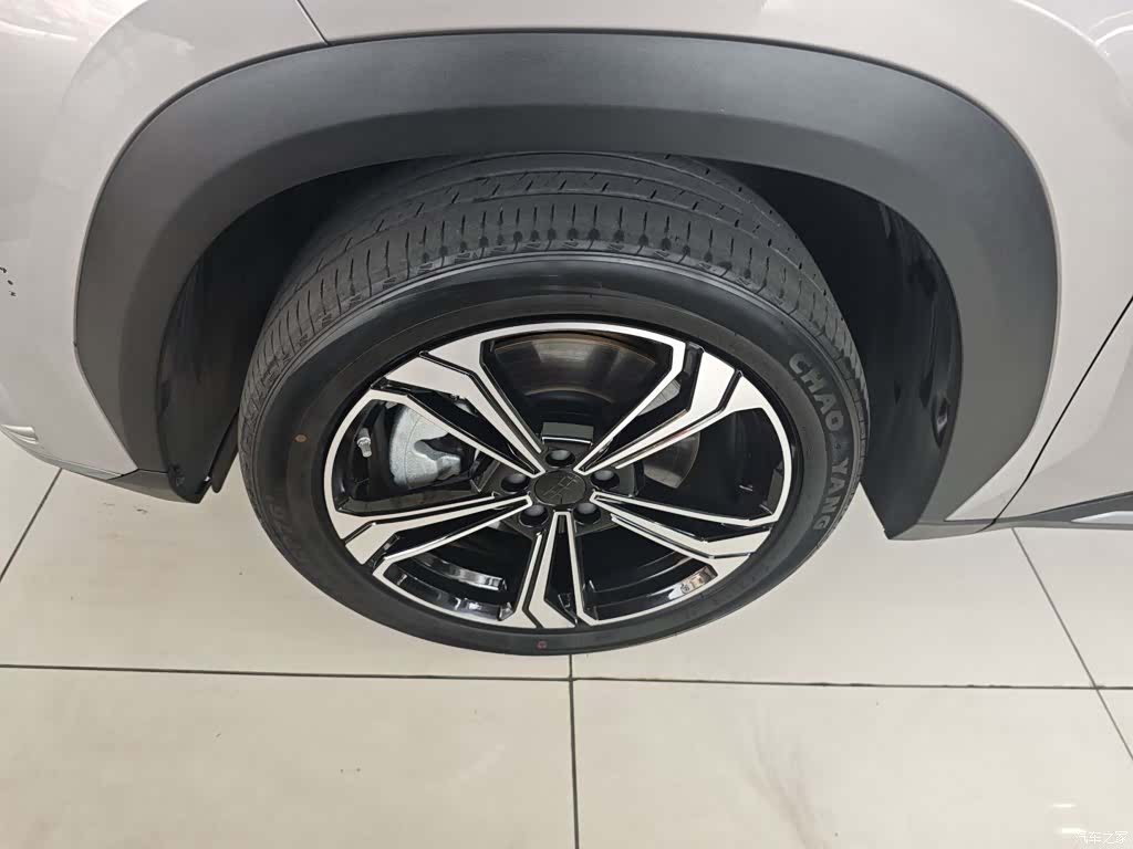 Geely Galaxy L7, 2024 20