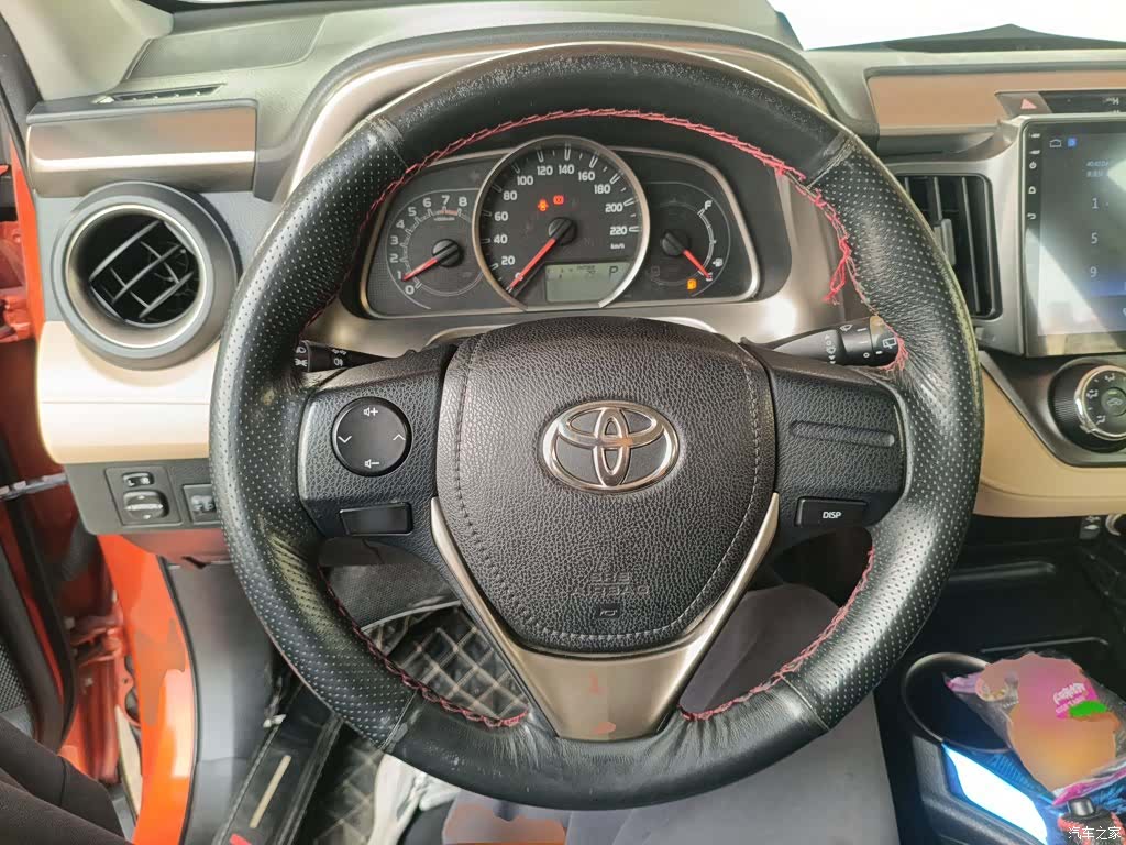 Toyota RAV4, 2014 11