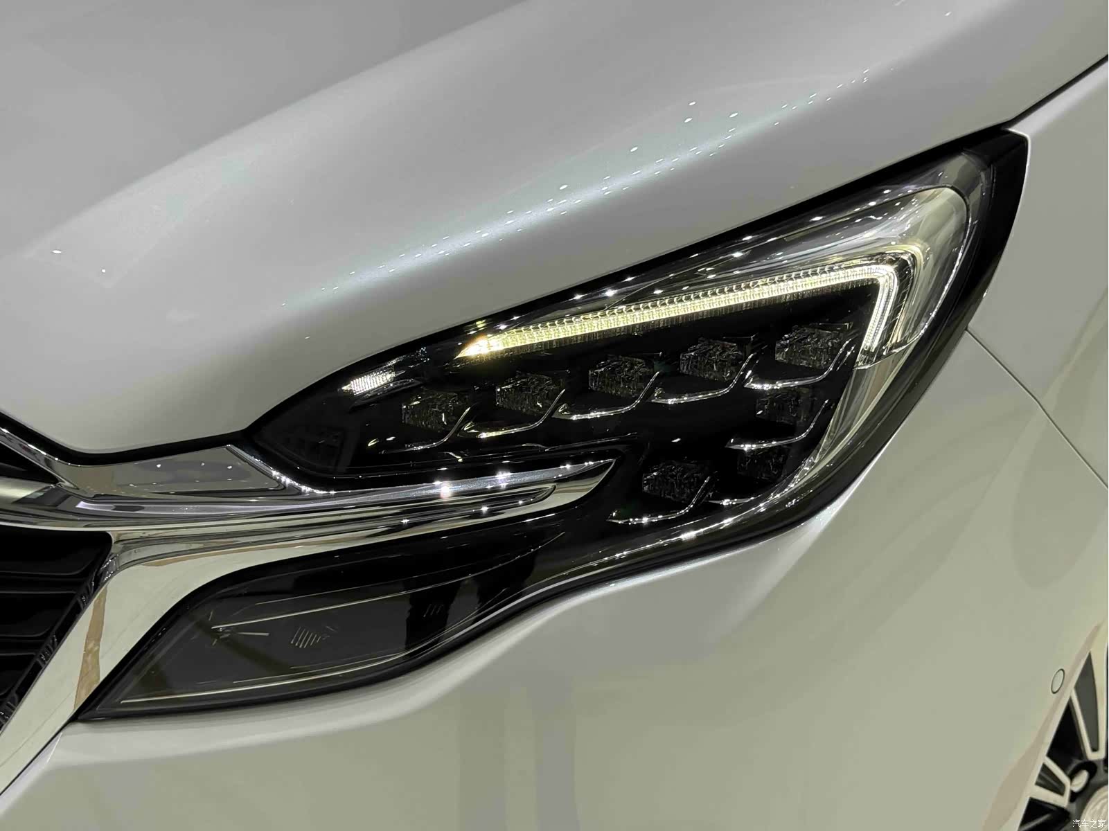 Buick GL8, 2021 9