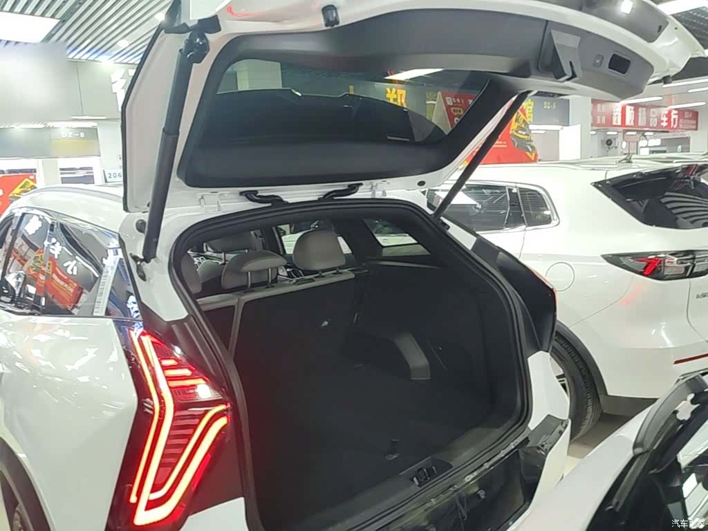 Geely Boyue, 2025 19