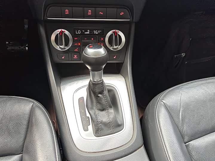 Audi Q3 2015 35 TFSI quattro ji shu xing