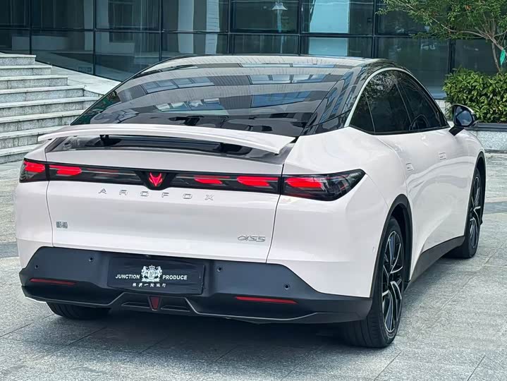 ARCFOX ji hu a er fa S5 2024 560MAX 185kW