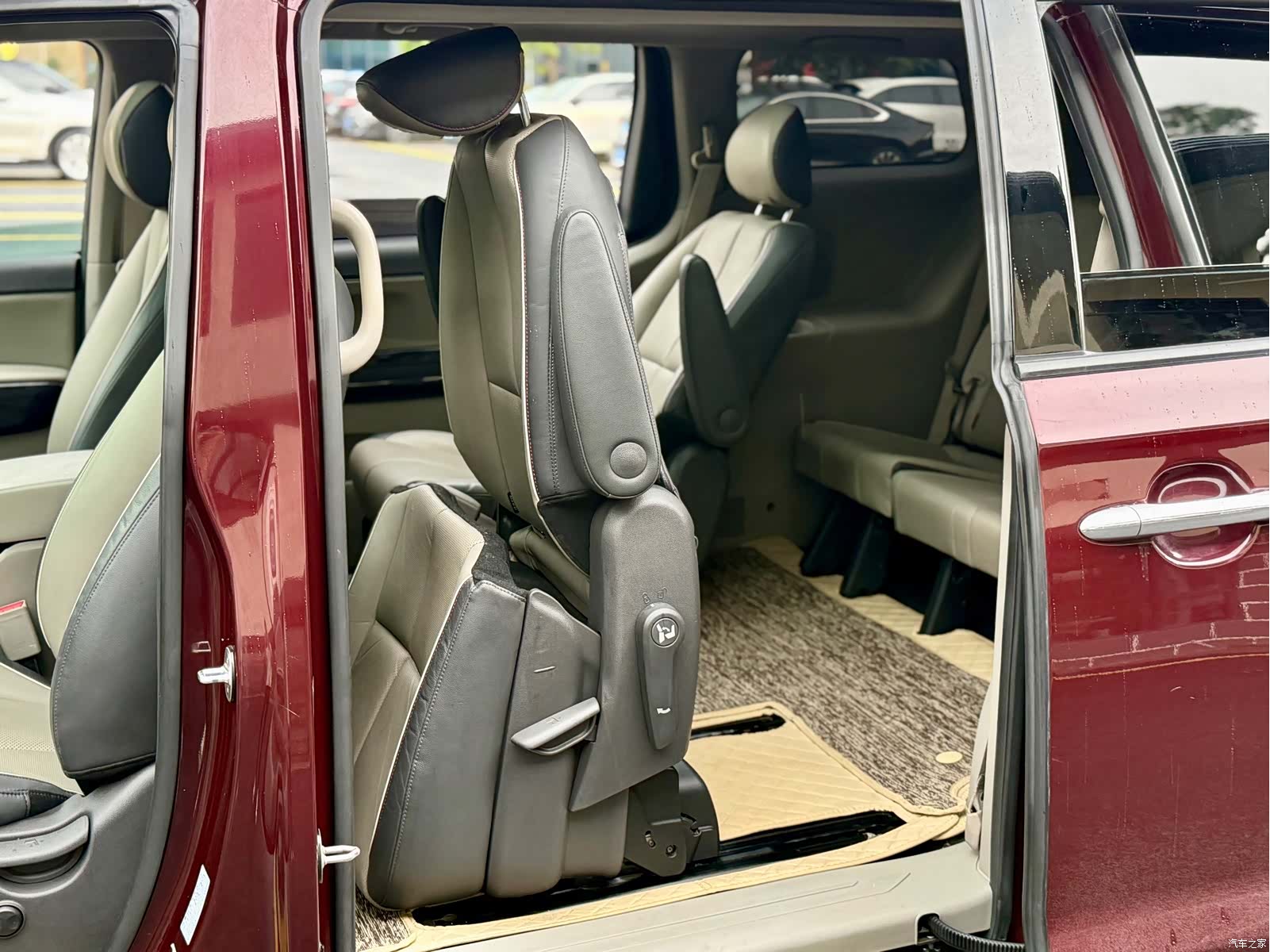 Kia Carnival, 2016 17