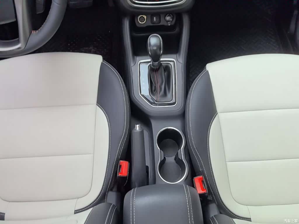 Changan CS35, 2018 14