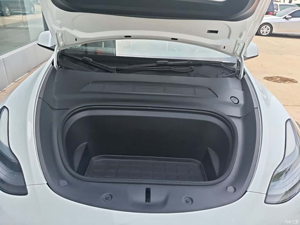 Tesla Model Y, 2023 20