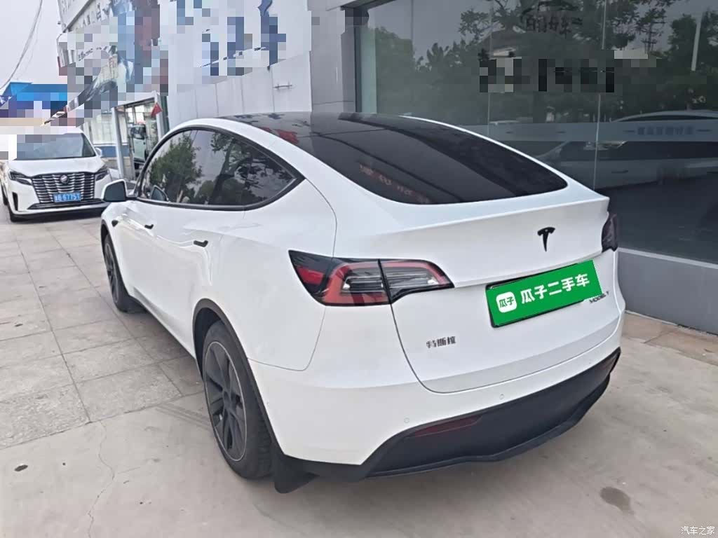 Tesla Model Y, 2023 все фото