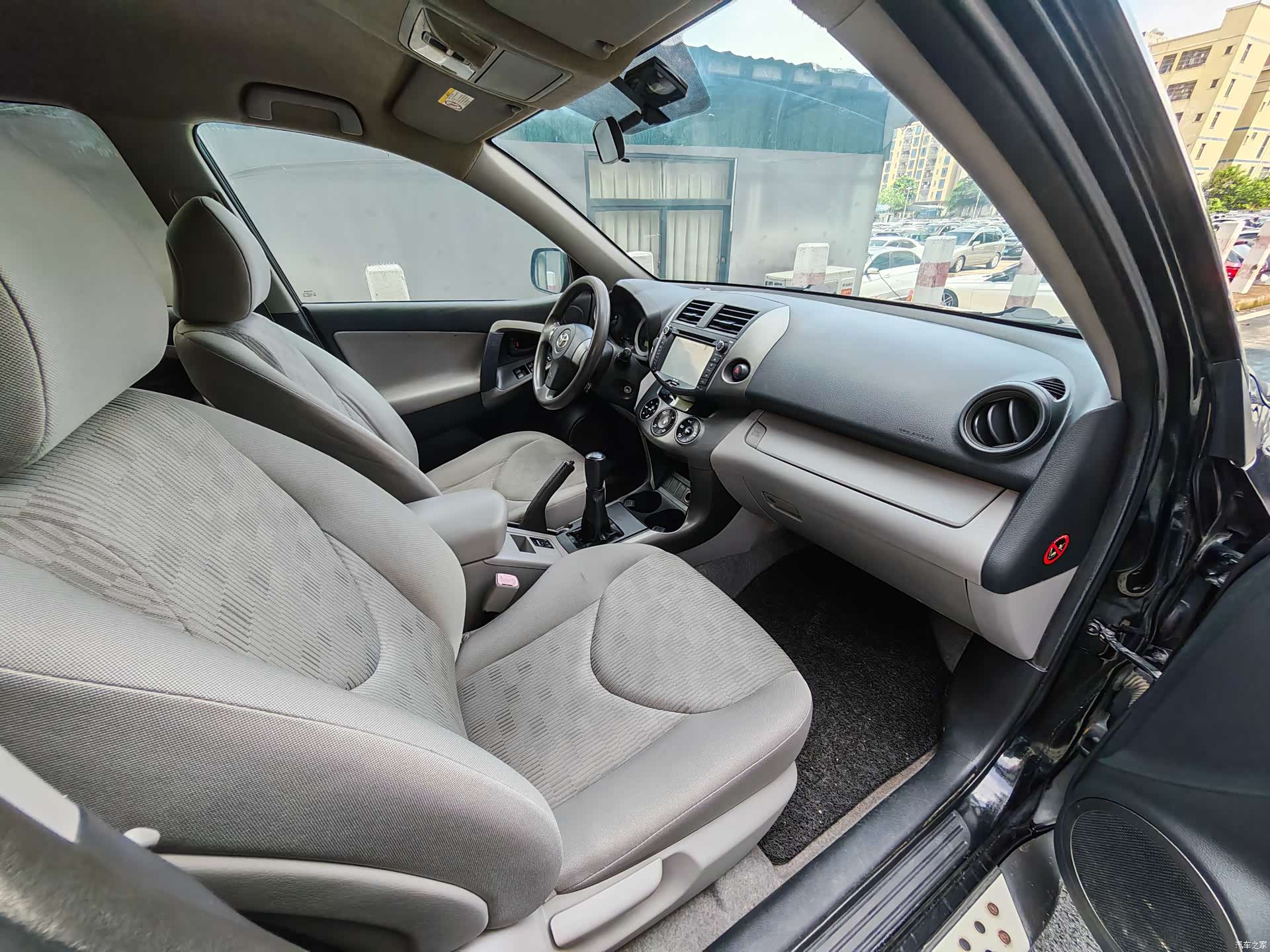 Toyota RAV4, 2011 15